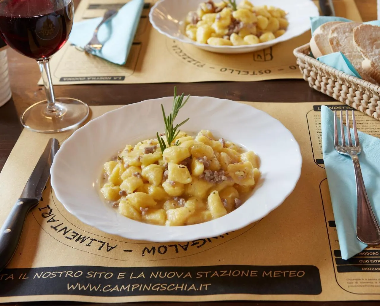 Campeggio Di Schia Hotel Tizzano Val Parma Italy